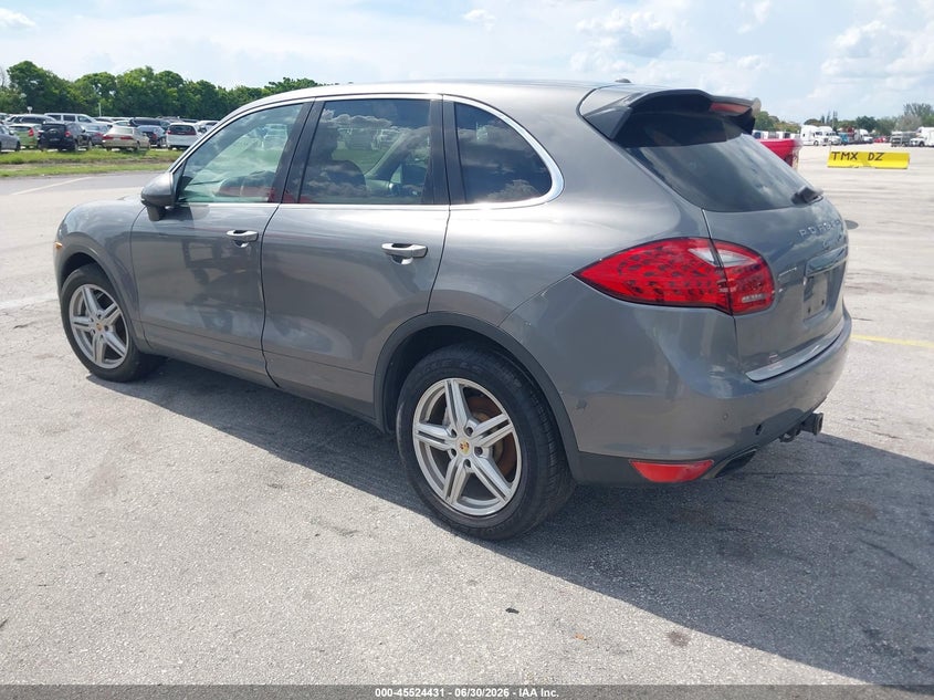 2011 Porsche Cayenne VIN WP1AB2A20BLA42999 IAAI salvage auction — NORMAL WEAR, Clear (Florida), sold $725 on 2026-07-30 (photo 3)