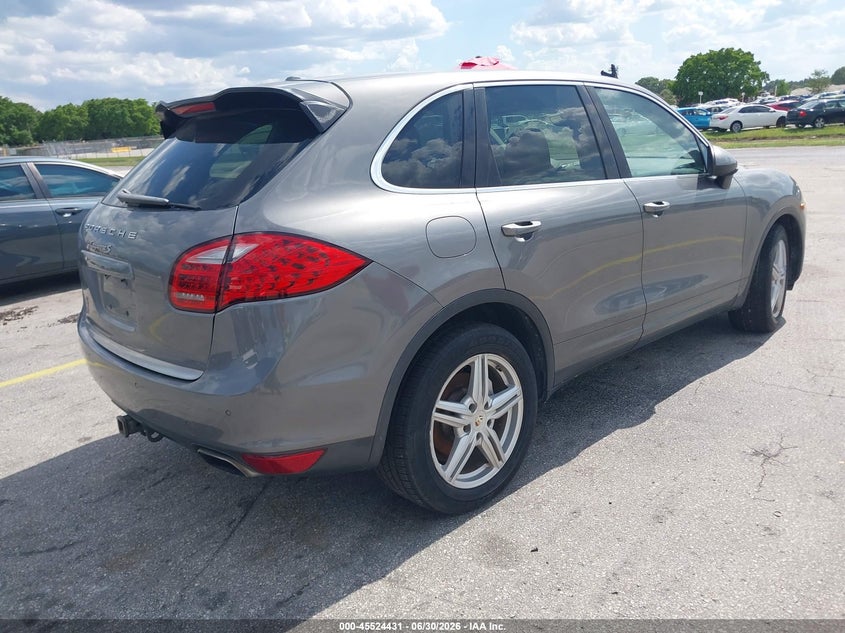 2011 Porsche Cayenne VIN WP1AB2A20BLA42999 IAAI salvage auction — NORMAL WEAR, Clear (Florida), sold $725 on 2026-07-30 (photo 4)