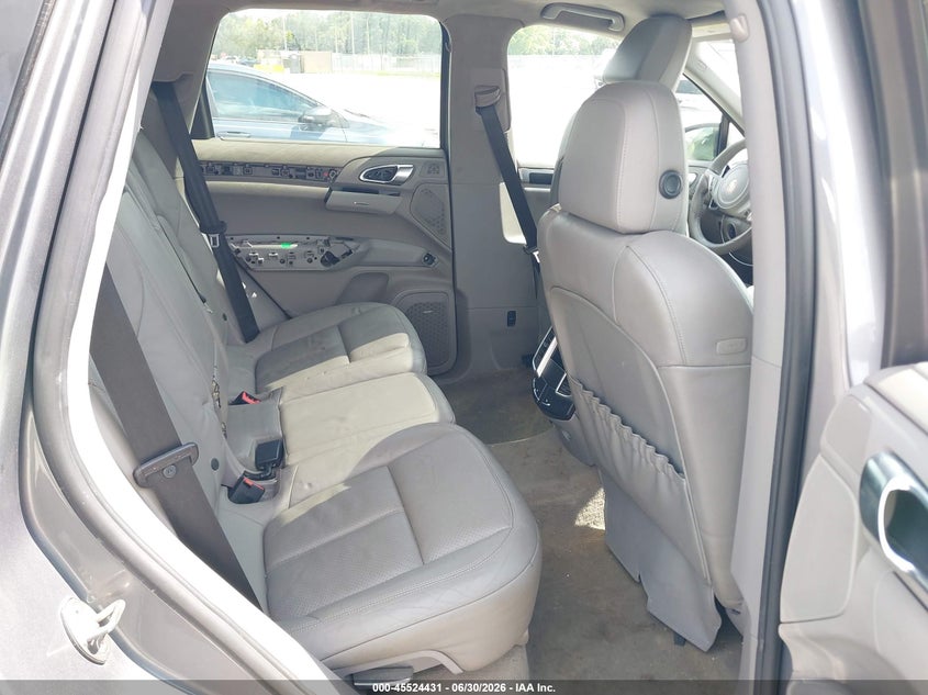 2011 Porsche Cayenne VIN WP1AB2A20BLA42999 IAAI salvage auction — NORMAL WEAR, Clear (Florida), sold $725 on 2026-07-30 (photo 8)