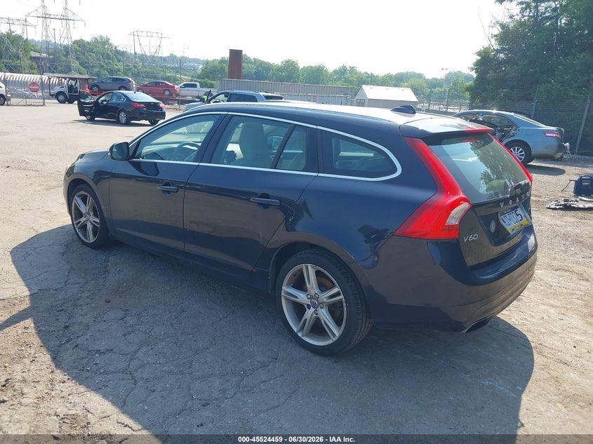 2017 Volvo V60 VIN YV140MEK1H1343631 IAAI salvage auction — NORMAL WEAR, Clear (Pennsylvania), sold $950 on 2026-07-24 (photo 3)