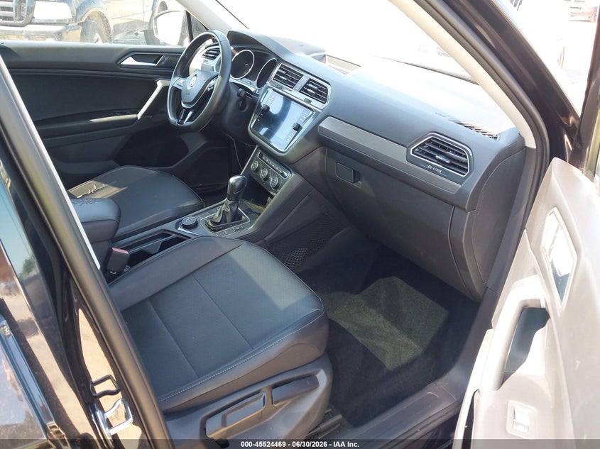 2020 Volkswagen Tiguan VIN 3VV2B7AX8LM053703 IAAI salvage auction — LEFT FRONT, Clear (Virginia), sold $4,025 on 2026-07-12 (photo 5)