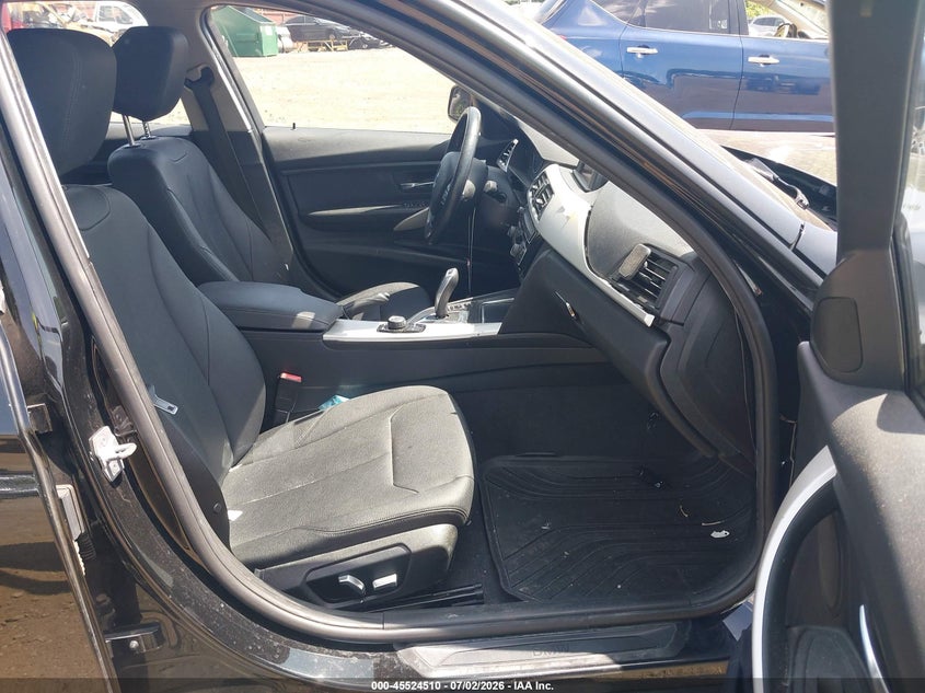 2018 BMW 3er VIN WBA8E5G50JNU46945 IAAI salvage auction — FRONT END, Salvage (Idaho), sold $1,600 on 2026-07-29 (photo 5)