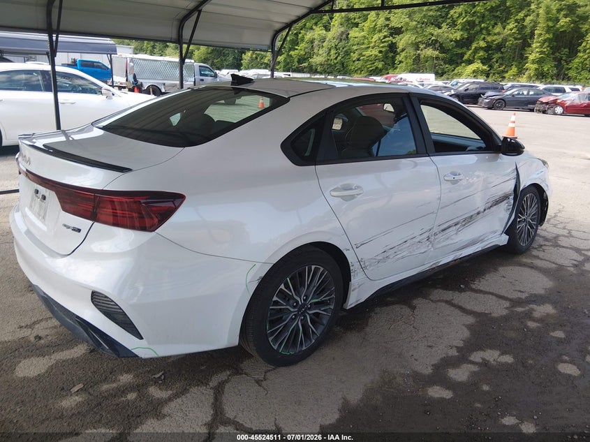 2024 Kia Forte VIN 3KPF54AD3RE816595 IAAI salvage auction — SIDE, Wait Title, sold $7,700 on 2026-09-02 (photo 4)