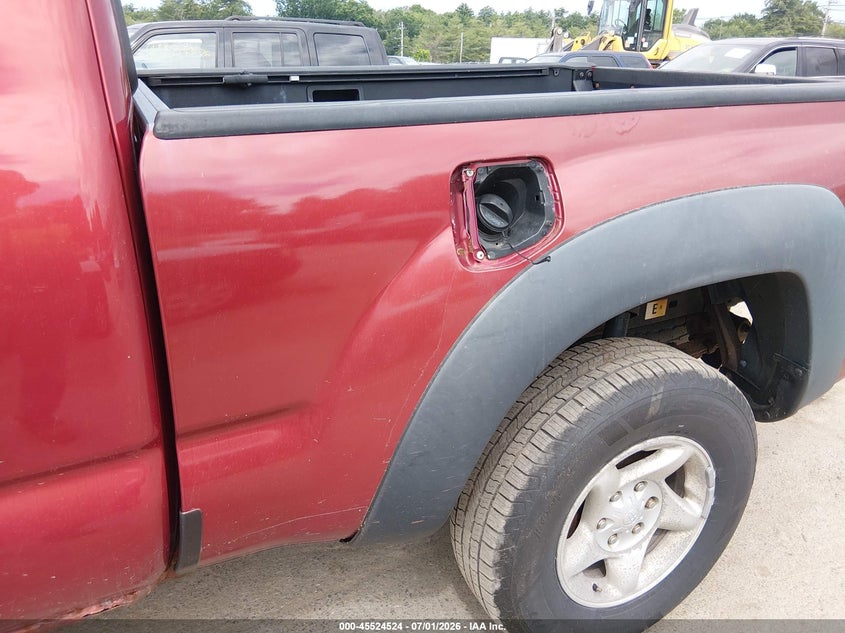 2006 Toyota Tacoma VIN 5TEUX42N56Z214570 IAAI salvage auction — NORMAL WEAR, Original (New Hampshire), sold $2,150 on 2026-07-15 (photo 6)