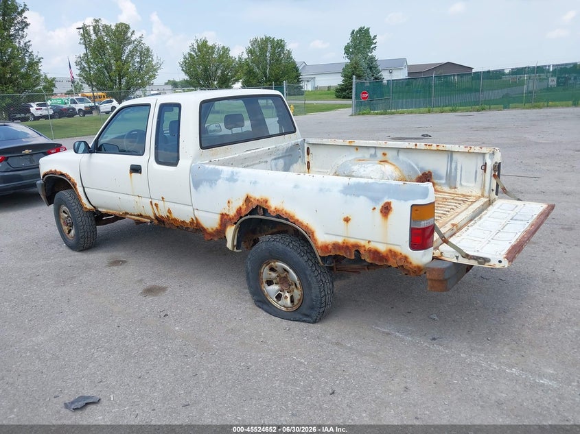 1989 Toyota Pickup VIN JT4RN13P9K0007717 IAAI salvage auction — NORMAL WEAR, Clear (New York), sold $1,750 on 2026-07-28 (photo 3)