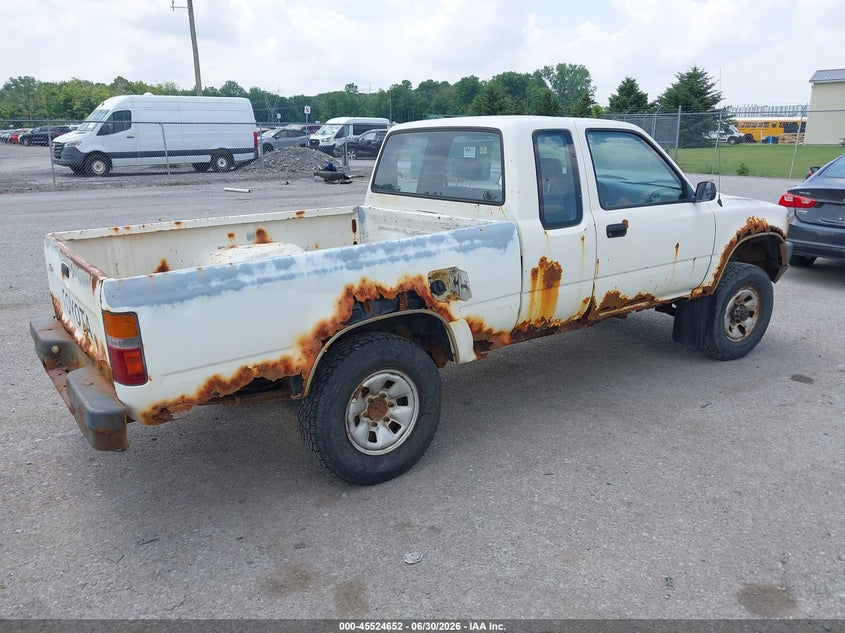 1989 Toyota Pickup VIN JT4RN13P9K0007717 IAAI salvage auction — NORMAL WEAR, Clear (New York), sold $1,750 on 2026-07-28 (photo 4)