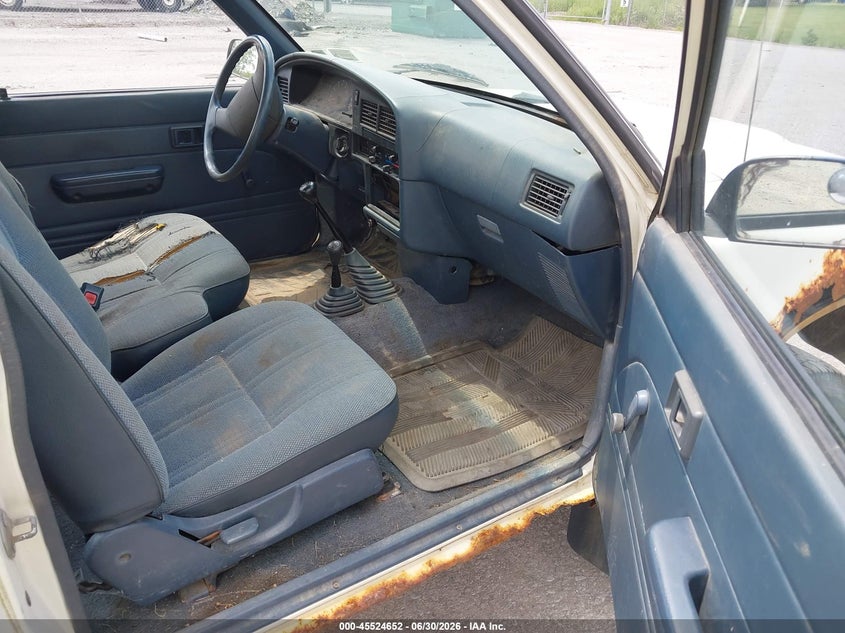 1989 Toyota Pickup VIN JT4RN13P9K0007717 IAAI salvage auction — NORMAL WEAR, Clear (New York), sold $1,750 on 2026-07-28 (photo 5)