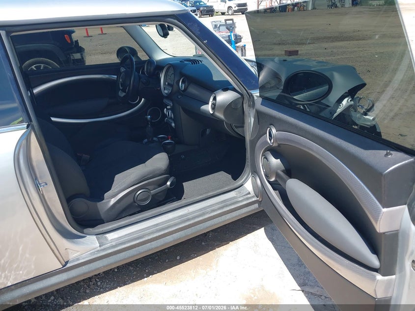 2009 Mini Cooper VIN WMWMF73559TT94247 IAAI salvage auction — RIGHT FRONT, Clear (Montana), sold $150 on 2026-08-19 (photo 5)
