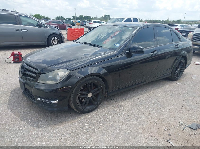 2014 Mercedes-benz C-klasse VIN WDDGF4HB9EA938113 IAAI salvage auction — NORMAL WEAR, Original (Texas), sold $1,375 on 2026-07-29 (photo 2)