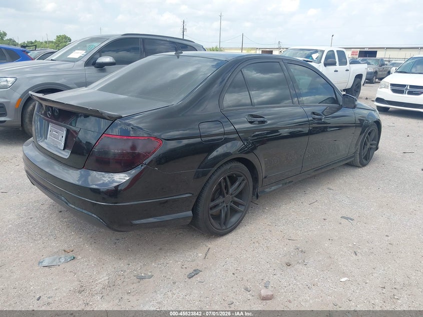 2014 Mercedes-benz C-klasse VIN WDDGF4HB9EA938113 IAAI salvage auction — NORMAL WEAR, Original (Texas), sold $1,375 on 2026-07-29 (photo 4)