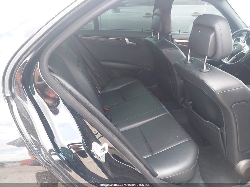 2014 Mercedes-benz C-klasse VIN WDDGF4HB9EA938113 IAAI salvage auction — NORMAL WEAR, Original (Texas), sold $1,375 on 2026-07-29 (photo 8)