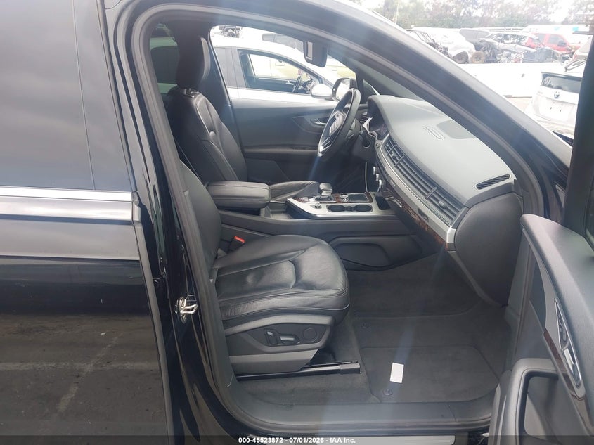 2017 Audi Q7 VIN WA1LHAF7XHD047289 IAAI salvage auction — REAR END, Salvage (California), sold $8,200 on 2026-07-16 (photo 5)
