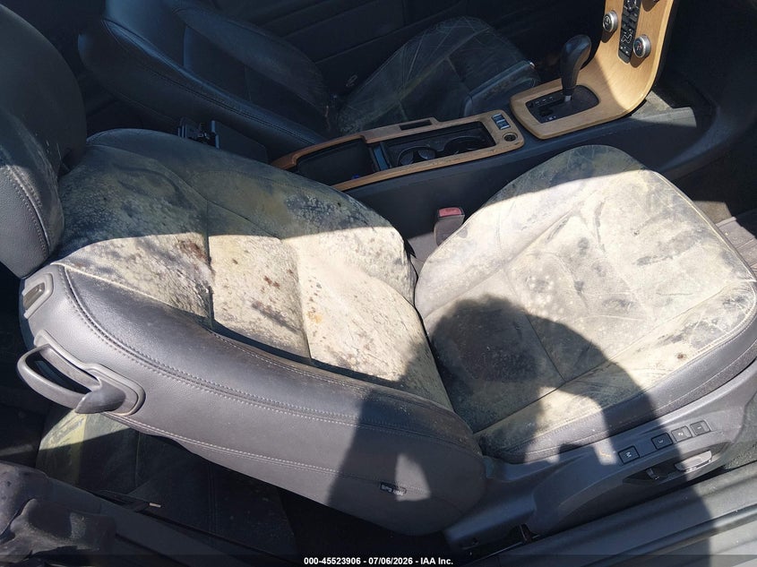 2008 Volvo C70 VIN YV1MC67288J053015 IAAI salvage auction — NORMAL WEAR, Clear (Mississippi), sold $500 on 2026-07-29 (photo 6)