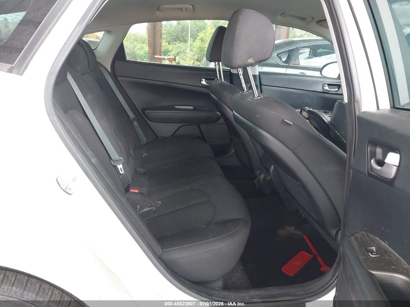 2019 Kia Optima VIN 5XXGT4L35KG348557 IAAI salvage auction — NORMAL WEAR, Clear (Florida), sold $850 on 2026-07-21 (photo 8)