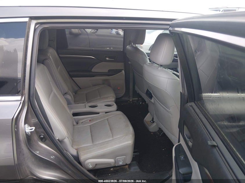 2016 Toyota Highlander VIN 5TDDKRFH8GS259940 IAAI salvage auction — NORMAL WEAR, Clear (Tennessee), sold $4,050 on 2026-07-23 (photo 8)