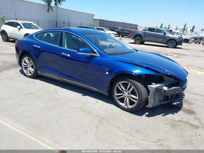 2016 Tesla Model s VIN 5YJSA1E17GF133122 IAAI salvage auction — RIGHT FRONT, Salvage (California), sold $2,825 on 2026-07-23 (photo 1)