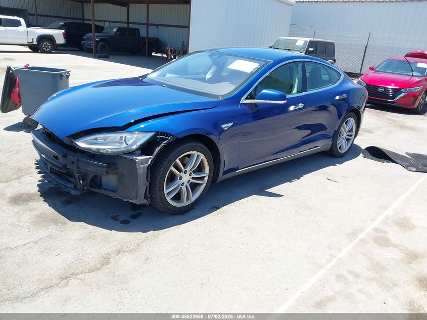 2016 Tesla Model s VIN 5YJSA1E17GF133122 IAAI salvage auction — RIGHT FRONT, Salvage (California), sold $2,825 on 2026-07-23 (photo 2)