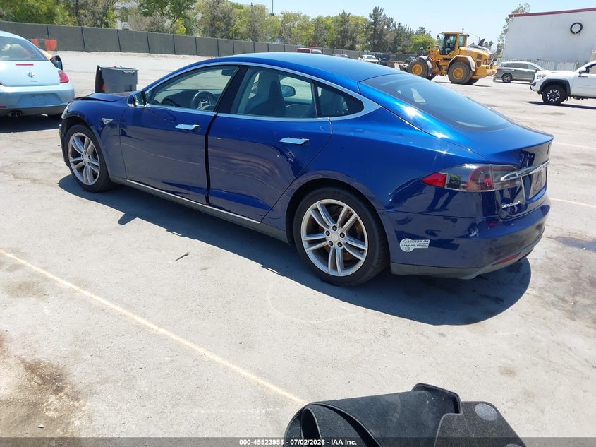 2016 Tesla Model s VIN 5YJSA1E17GF133122 IAAI salvage auction — RIGHT FRONT, Salvage (California), sold $2,825 on 2026-07-23 (photo 3)
