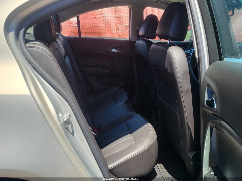 2011 Buick Regal VIN W04GU5GC1B1006476 IAAI salvage auction — NORMAL WEAR, Clear (Arizona), sold $1,675 on 2026-07-28 (photo 8)