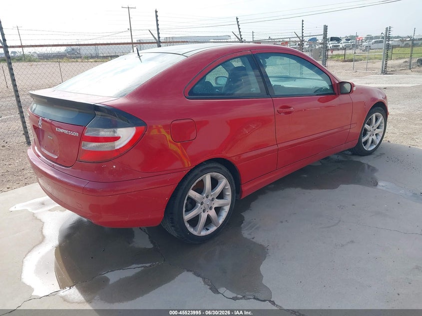 2005 Mercedes-benz C class VIN WDBRN40J35A649476 IAAI salvage auction — NORMAL WEAR, Original (Texas), sold $500 on 2026-08-04 (photo 4)