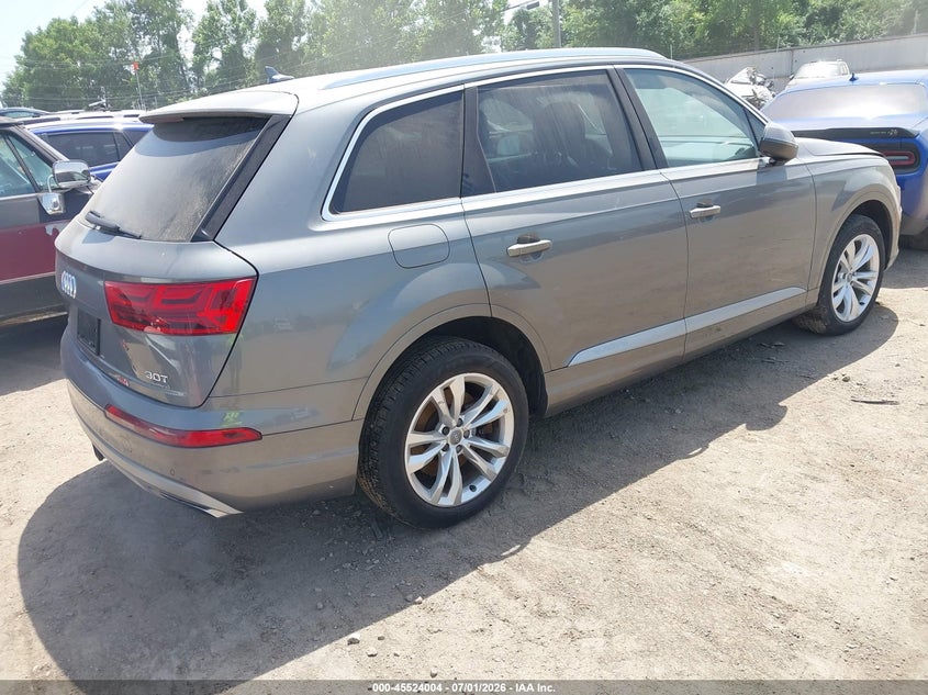 2017 Audi Q7 VIN WA1LAAF79HD019844 IAAI salvage auction — NORMAL WEAR, Original (Ohio), sold $3,650 on 2026-07-30 (photo 4)