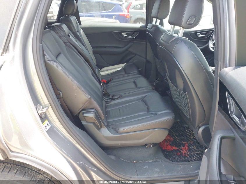 2017 Audi Q7 VIN WA1LAAF79HD019844 IAAI salvage auction — NORMAL WEAR, Original (Ohio), sold $3,650 on 2026-07-30 (photo 8)