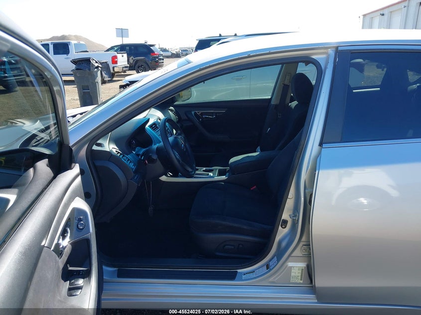 2014 Nissan Altima VIN 1N4AL3AP1EN371242 IAAI salvage auction — SIDE, Salvage Title, sold $425 on 2026-07-24 (photo 5)
