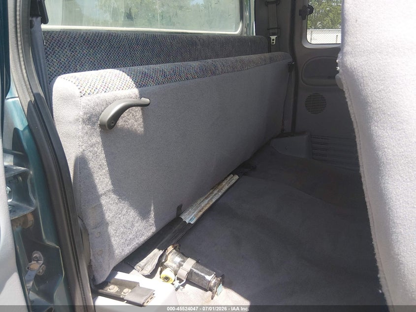 1998 Dodge Ram 1500 VIN 3B7HC13Y0WG231020 IAAI salvage auction — NORMAL WEAR, Clear (Missouri), sold $325 on 2026-07-19 (photo 8)
