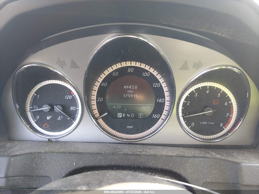 2011 Mercedes-benz C class VIN WDDGF8BB1BR168177 IAAI salvage auction — NORMAL WEAR, Clear (Tennessee), sold $625 on 2026-08-13 (photo 7)
