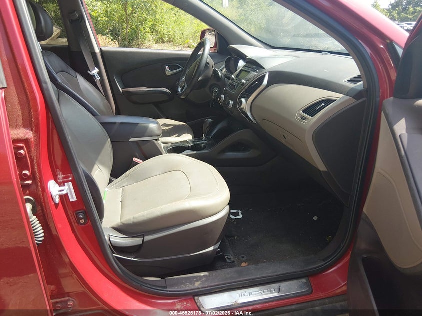 2012 Hyundai Tucson VIN KM8JUCAC3CU539451 IAAI salvage auction — NORMAL WEAR, Clear (Rhode Island), sold $1,000 on 2026-07-14 (photo 5)