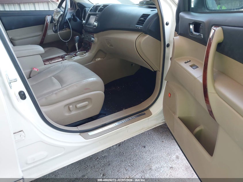 2012 Toyota Highlander VIN 5TDYK3EH8CS068755 IAAI salvage auction — LEFT FRONT, Salvage (Missouri), sold $3,850 on 2026-08-02 (photo 5)