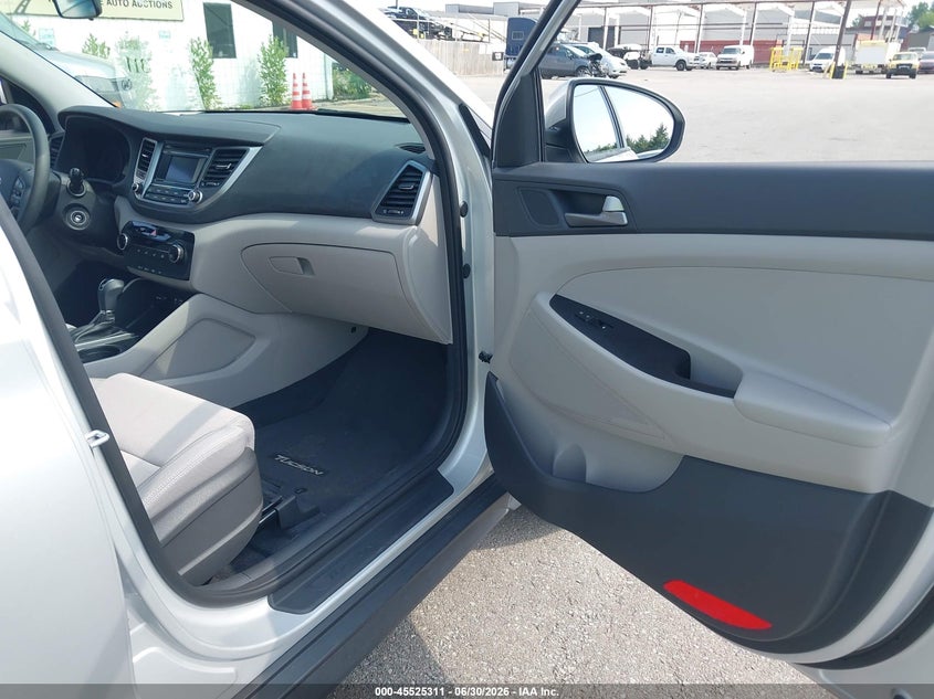 2018 Hyundai Tucson VIN KM8J23A44JU655785 IAAI salvage auction — NORMAL WEAR, Sf97 (New York), sold $11,100 on 2026-07-23 (photo 5)