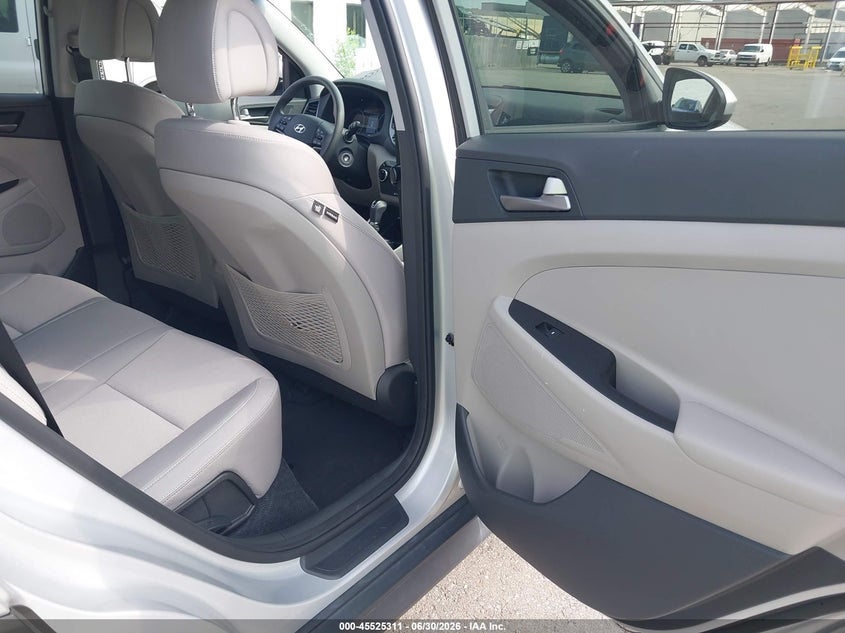 2018 Hyundai Tucson VIN KM8J23A44JU655785 IAAI salvage auction — NORMAL WEAR, Sf97 (New York), sold $11,100 on 2026-07-23 (photo 8)