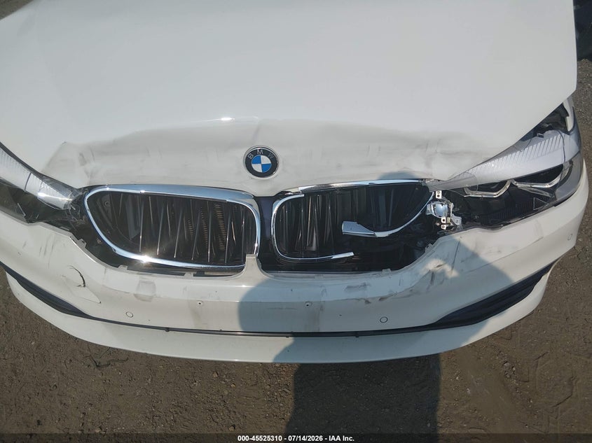 2019 BMW 5er VIN WBAJE7C59KWW30781 IAAI salvage auction — FRONT END, Salvage Title, sold $13,300 on 2026-07-28 (photo 6)