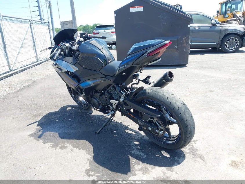 2025 Kawasaki Ninja VIN ML5EXGJ19SDA61082 IAAI salvage auction — SIDE, Salvage (Ohio), sold $575 on 2026-07-21 (photo 3)