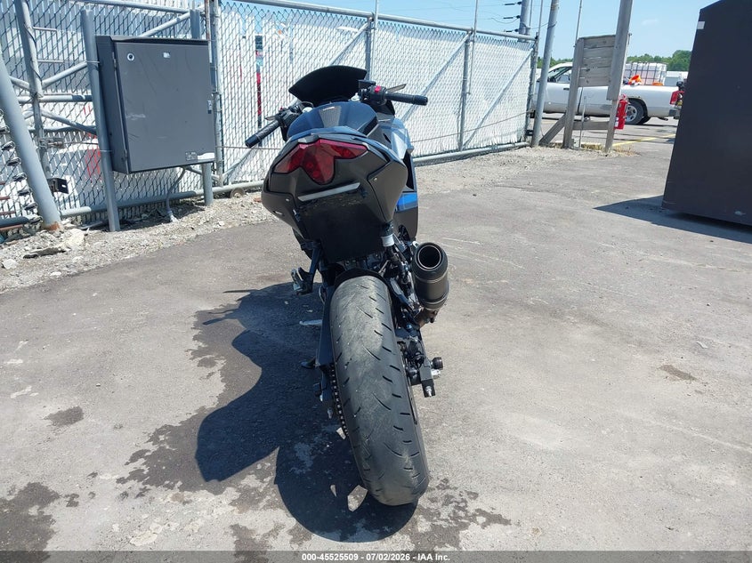 2025 Kawasaki Ninja VIN ML5EXGJ19SDA61082 IAAI salvage auction — SIDE, Salvage (Ohio), sold $575 on 2026-07-21 (photo 6)