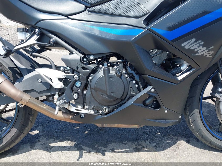 2025 Kawasaki Ninja VIN ML5EXGJ19SDA61082 IAAI salvage auction — SIDE, Salvage (Ohio), sold $575 on 2026-07-21 (photo 8)