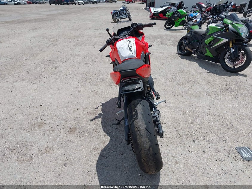 2026 Suzuki Gsx VIN JS1EM13B6T7101174 IAAI salvage auction — FRONT END, Wait Title, sold $2,350 on 2026-09-05 (photo 6)