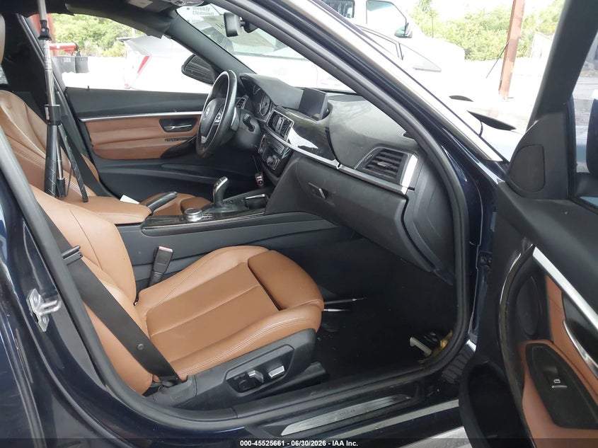 2017 BMW 3 series VIN WBA8B9G39HNU53966 IAAI salvage auction — NORMAL WEAR, Clear (Florida), sold $1,925 on 2026-07-28 (photo 5)