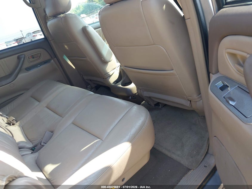2001 Toyota Sequoia VIN 5TDBT48A21S008006 IAAI salvage auction — NORMAL WEAR, Clear (Massachusetts), sold $225 on 2026-07-14 (photo 8)