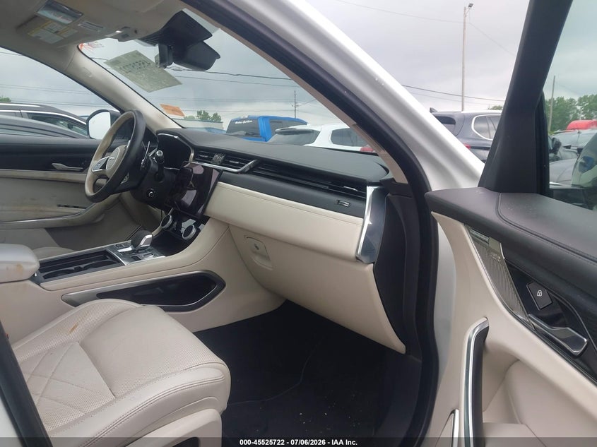 2022 Jaguar F-pace VIN SADCJ2EX8NA698634 IAAI salvage auction — RIGHT FRONT, Salvage Title, sold $12,100 on 2026-08-25 (photo 5)