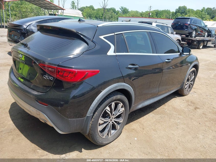 2017 Infiniti Qx30 VIN SJKCH5CR4HA033969 IAAI salvage auction — NORMAL WEAR, Clear (Maryland), sold $2,275 on 2026-07-07 (photo 4)