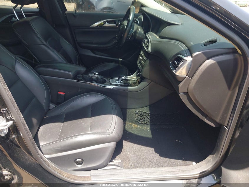 2017 Infiniti Qx30 VIN SJKCH5CR4HA033969 IAAI salvage auction — NORMAL WEAR, Clear (Maryland), sold $2,275 on 2026-07-07 (photo 5)