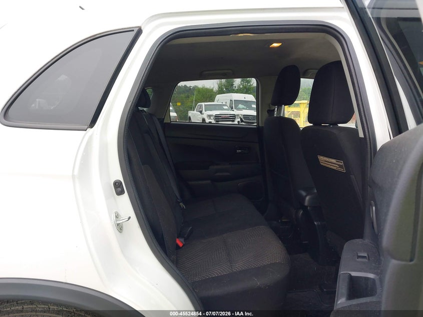 2016 Mitsubishi Outlander VIN JA4AR3AW5GZ023546 IAAI salvage auction — NORMAL WEAR, Clear (Pennsylvania), sold $550 on 2026-07-15 (photo 8)