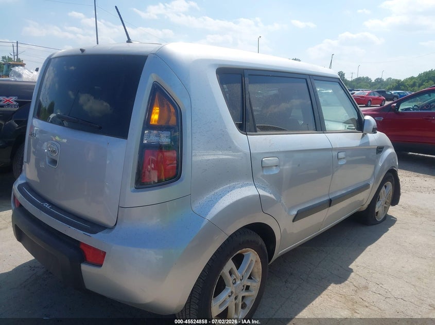 2010 Kia Soul VIN KNDJT2A26A7112351 IAAI salvage auction — NORMAL WEAR, Original (Ohio), sold $350 on 2026-07-28 (photo 4)