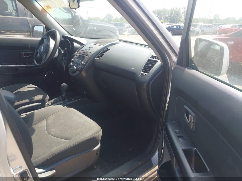 2010 Kia Soul VIN KNDJT2A26A7112351 IAAI salvage auction — NORMAL WEAR, Original (Ohio), sold $350 on 2026-07-28 (photo 5)