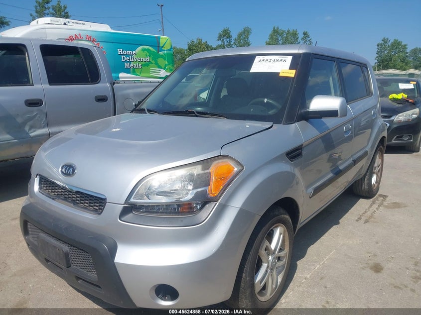 2010 Kia Soul VIN KNDJT2A26A7112351 IAAI salvage auction — NORMAL WEAR, Original (Ohio), sold $350 on 2026-07-28 (photo 6)