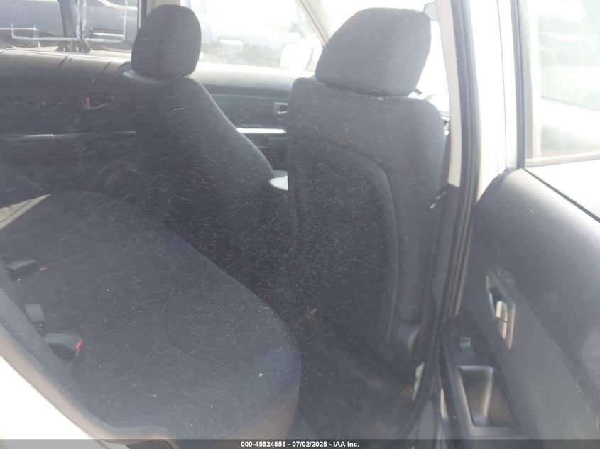 2010 Kia Soul VIN KNDJT2A26A7112351 IAAI salvage auction — NORMAL WEAR, Original (Ohio), sold $350 on 2026-07-28 (photo 8)