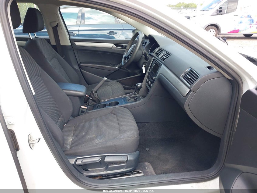 2017 Mazda 6 VIN JM1GL1V58H1149441 IAAI salvage auction — UNKNOWN, Rebuildable (Florida), sold $450 on 2026-07-29 (photo 5)