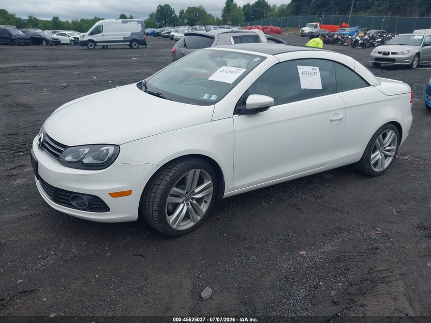 2014 Volkswagen Eos VIN WVWFW8AHXEV000674 IAAI salvage auction — SIDE, Salvage (Pennsylvania), sold $1,750 on 2026-07-21 (photo 2)